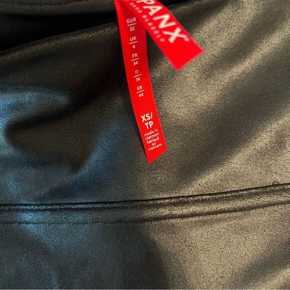 SPANX Shiny Black Leggings NWT! - Picture 3 of 8